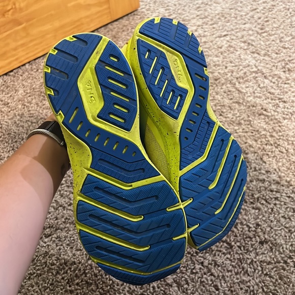 LIMITED EDITION Brooks x Banana Launch 8 - Picture 3 of 8